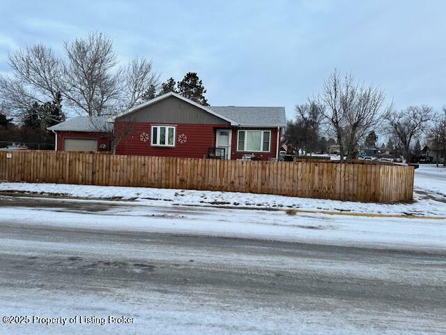 Property Photo: 505 3rd Avenue NE ND 58622