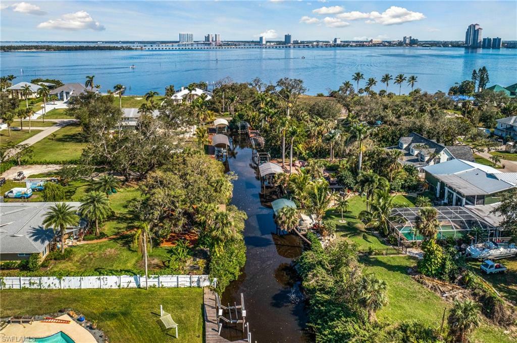 Property Photo: 78 Aqua Ln FL 33903