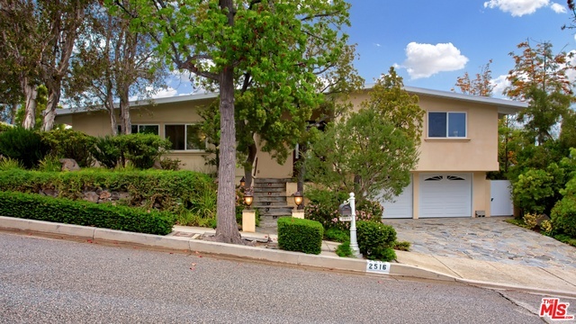 Property Photo:  2516  Westridge Rd  CA 90049 