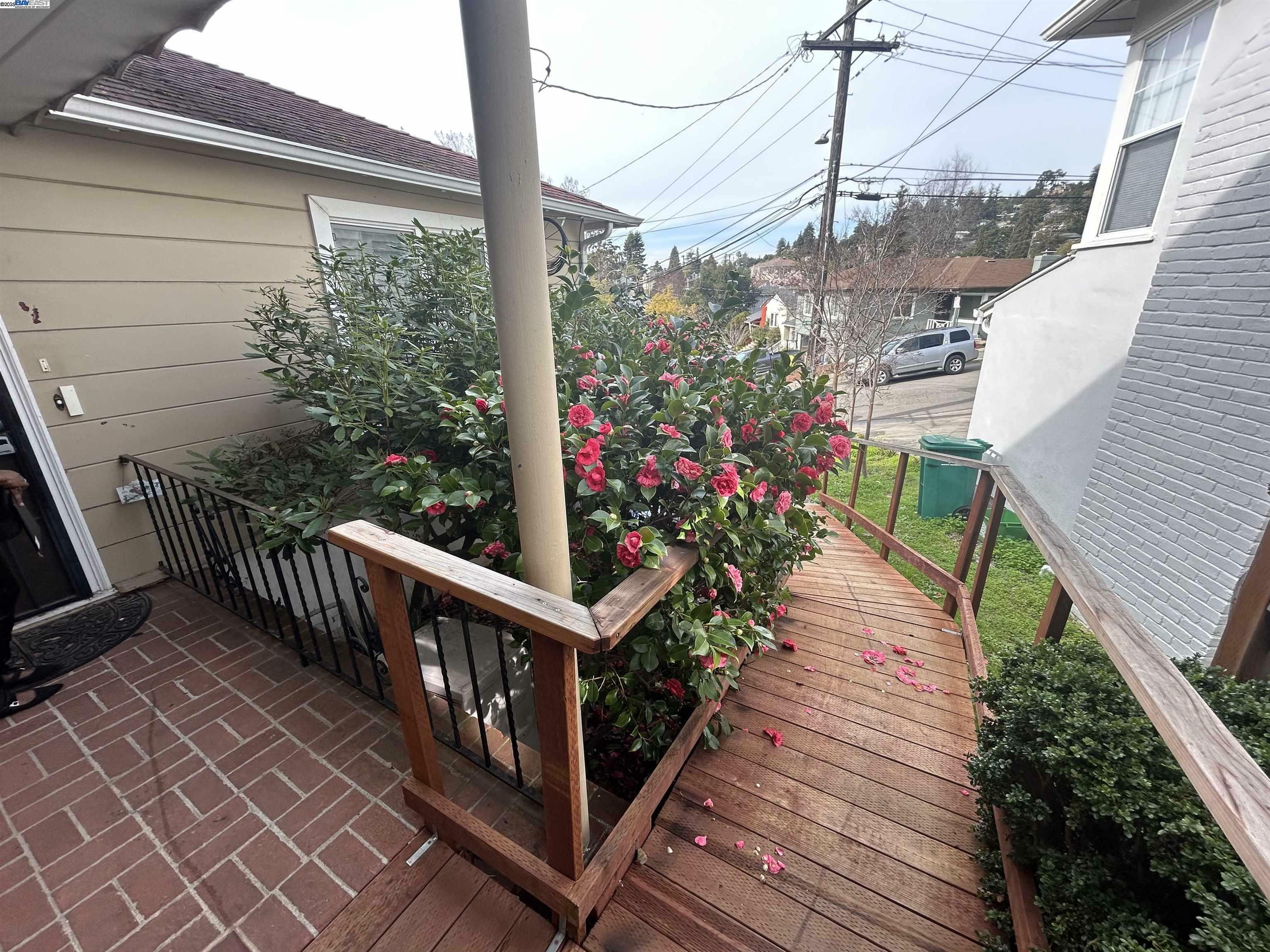 Property Photo:  4498 Hyacinth Ave  CA 94619 