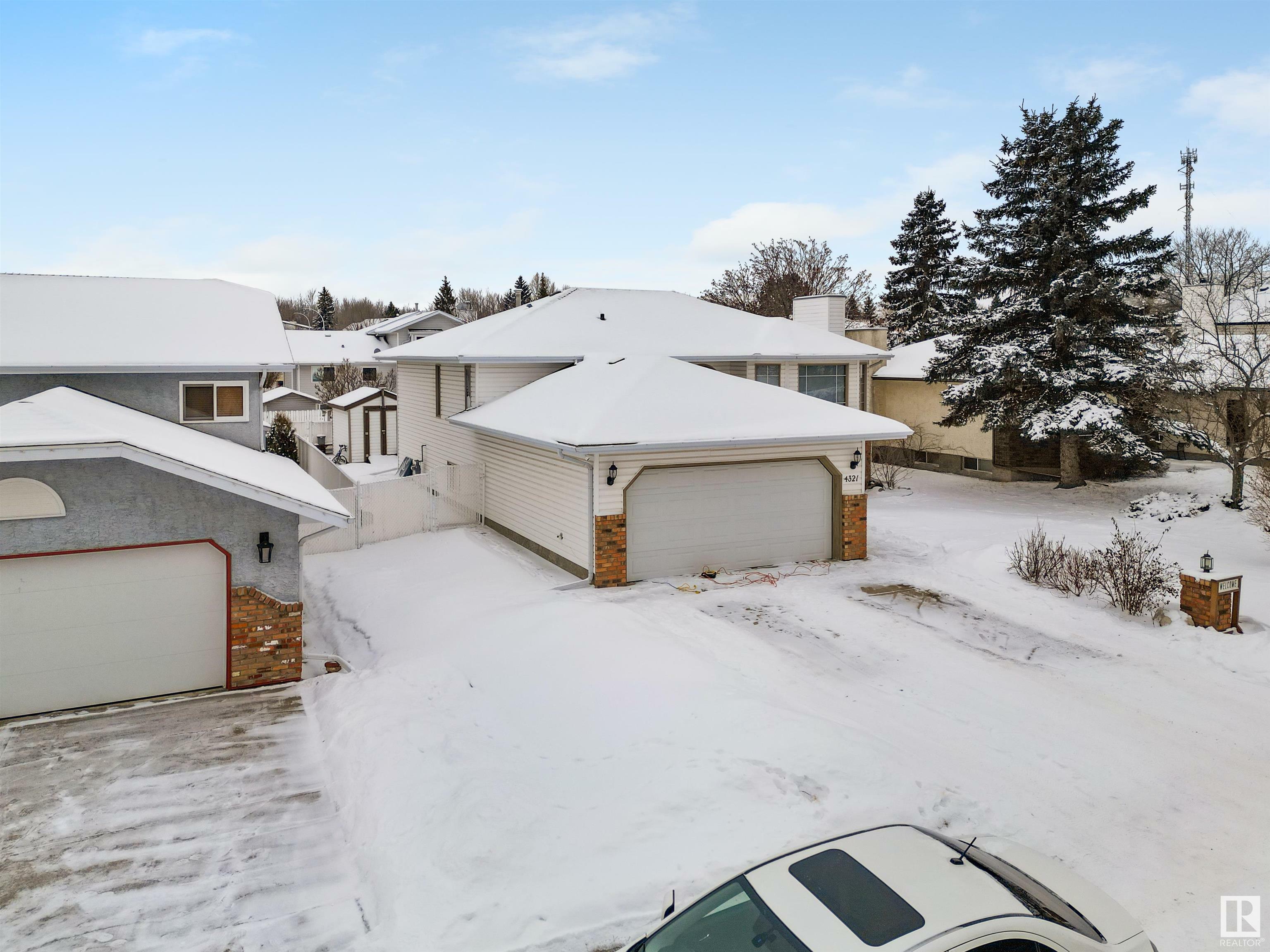 Property Photo:  4321 44 Avenue  AB T7A 1G2 