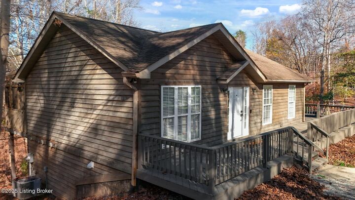 Property Photo:  25 Harbor Springs Cir  KY 42629 