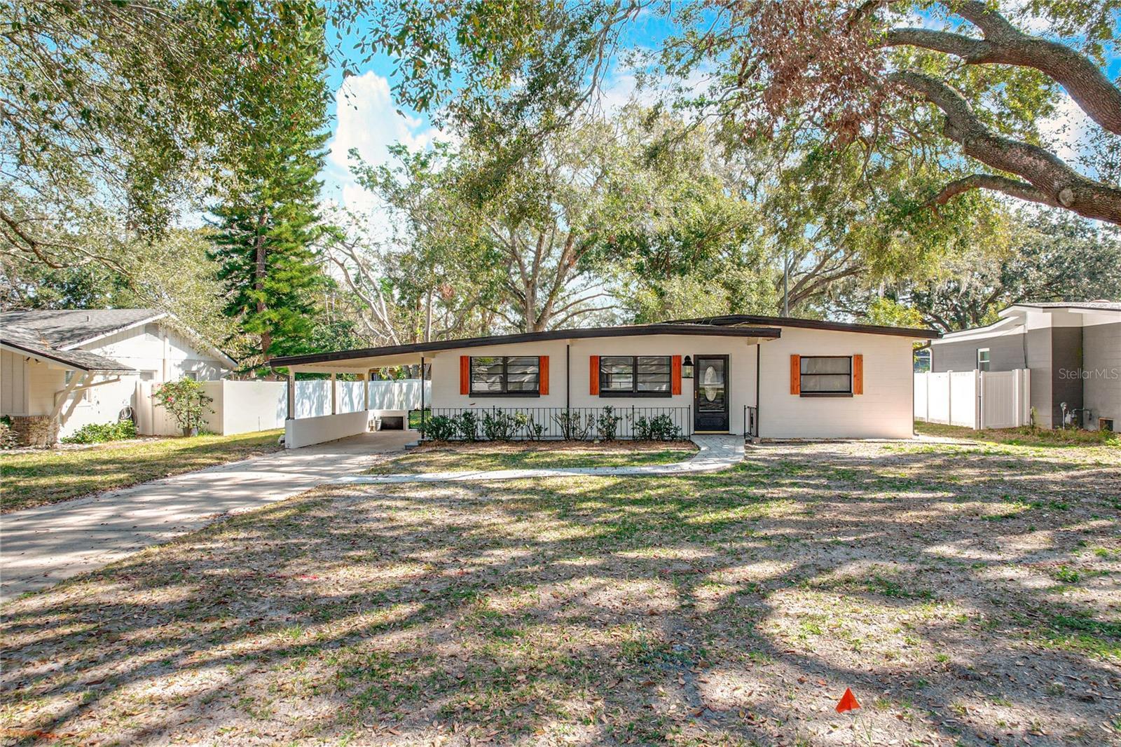 Property Photo: 213 James Drive FL 34787