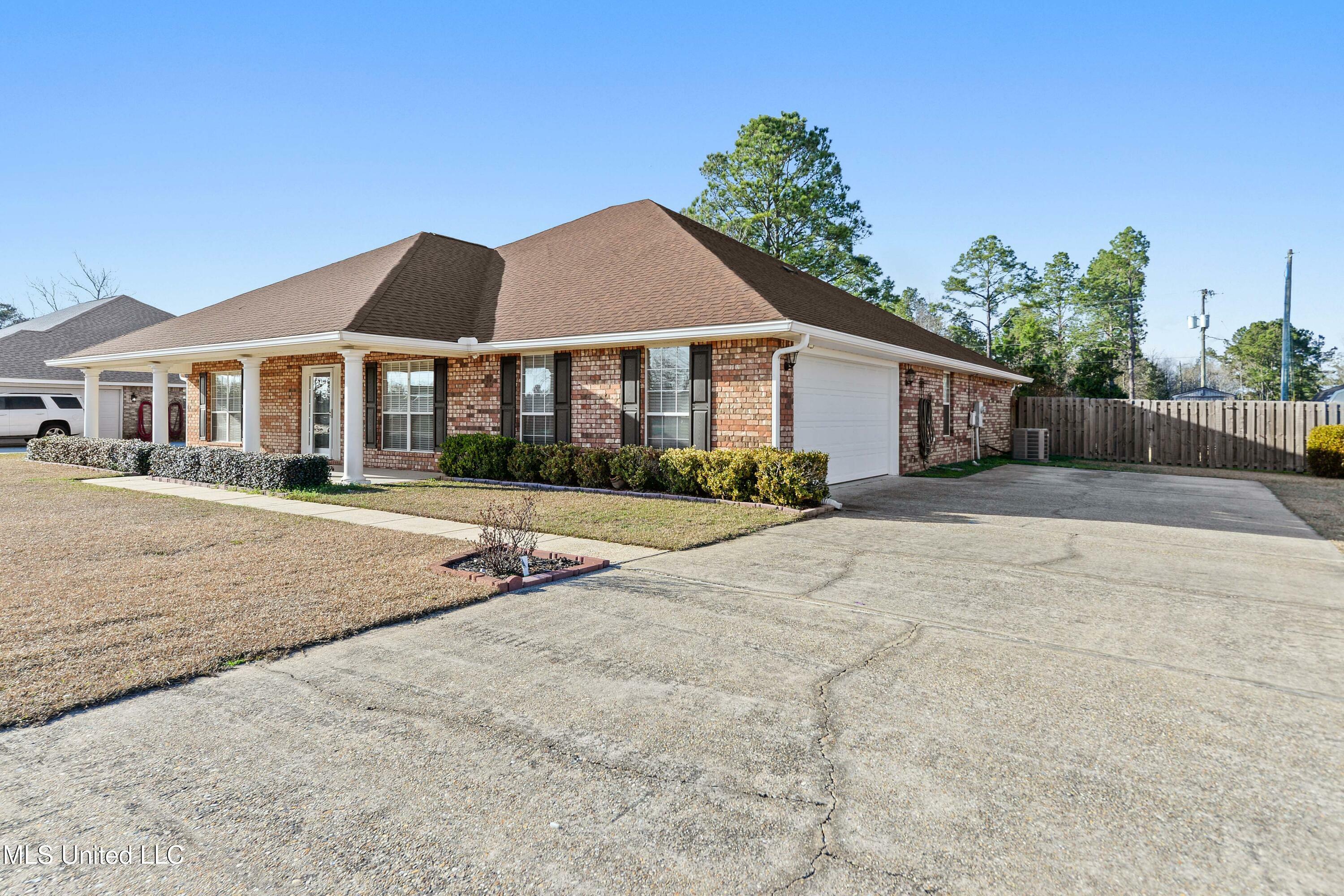 10209 Lake Forest Drive  Vancleave MS 39565 photo