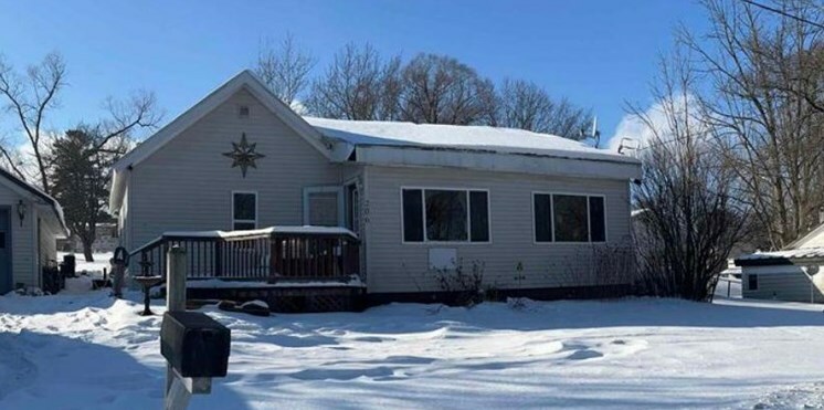 Property Photo: 206 Grant Street MI 48654