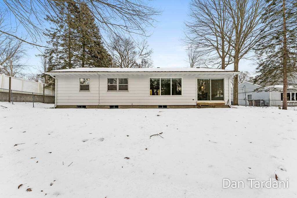 Property Photo:  3865 Applewood Lane  MI 49441 