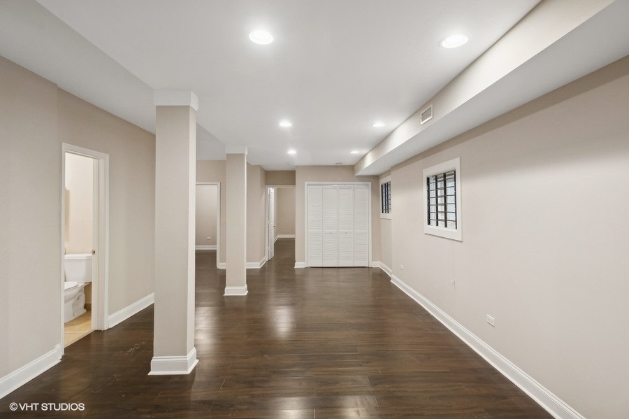 Property Photo: 6144 N Washtenaw Avenue 1 IL 60659