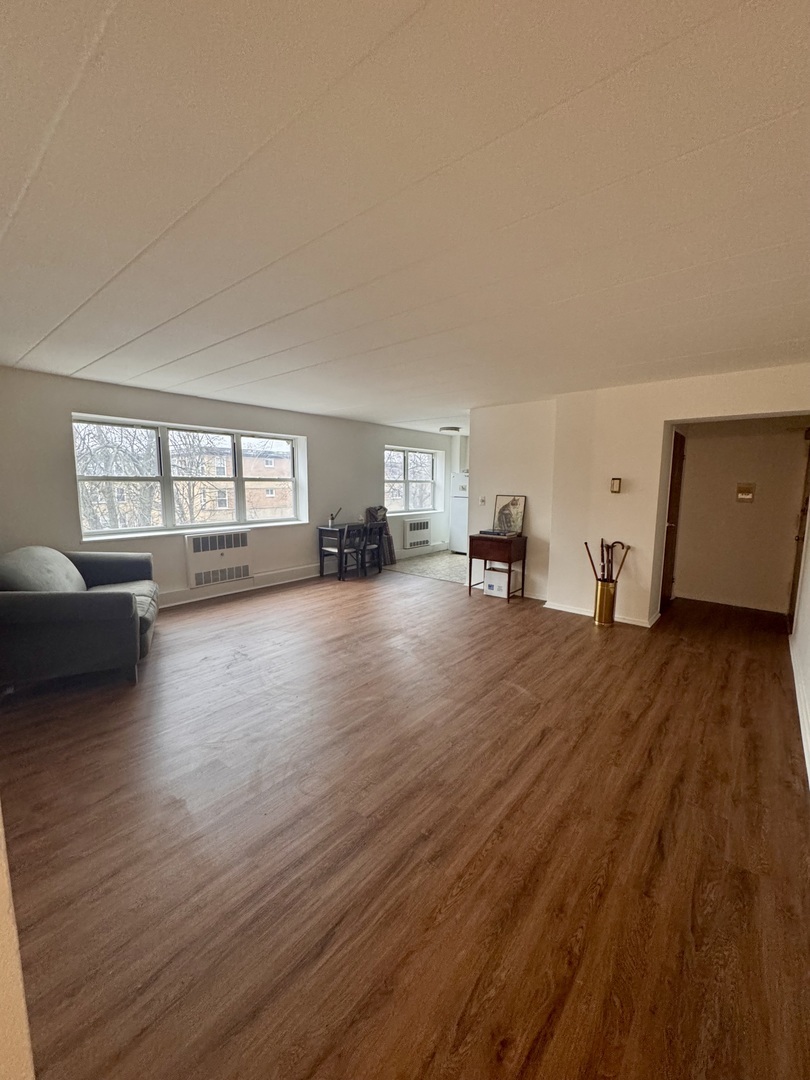 Property Photo:  6121 N Damen Avenue 3B  IL 60659 