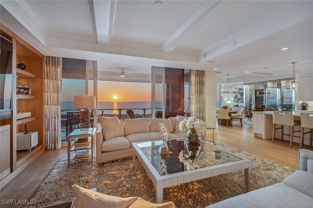 Property Photo:  6897 Grenadier Boulevard 1903  FL 34108 