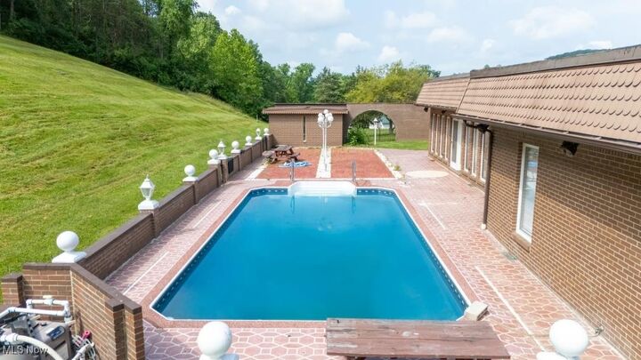 Property Photo:  6148 Parkersburg Road  WV 25275 