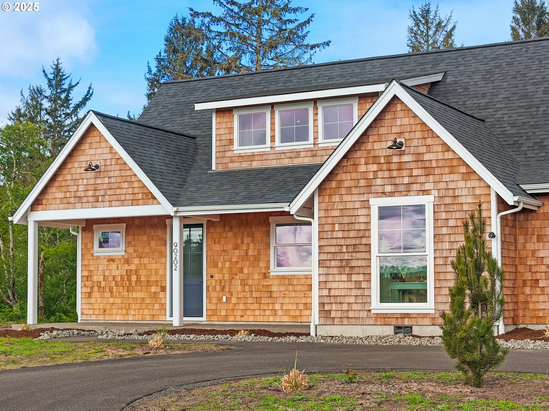 Property Photo: 90202 Hobie Rd OR 97146