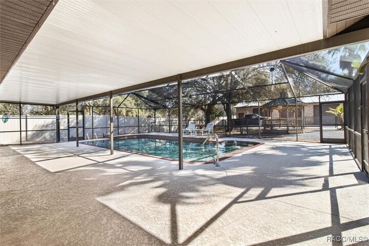 Property Photo: 4610 W Southern Street FL 34461