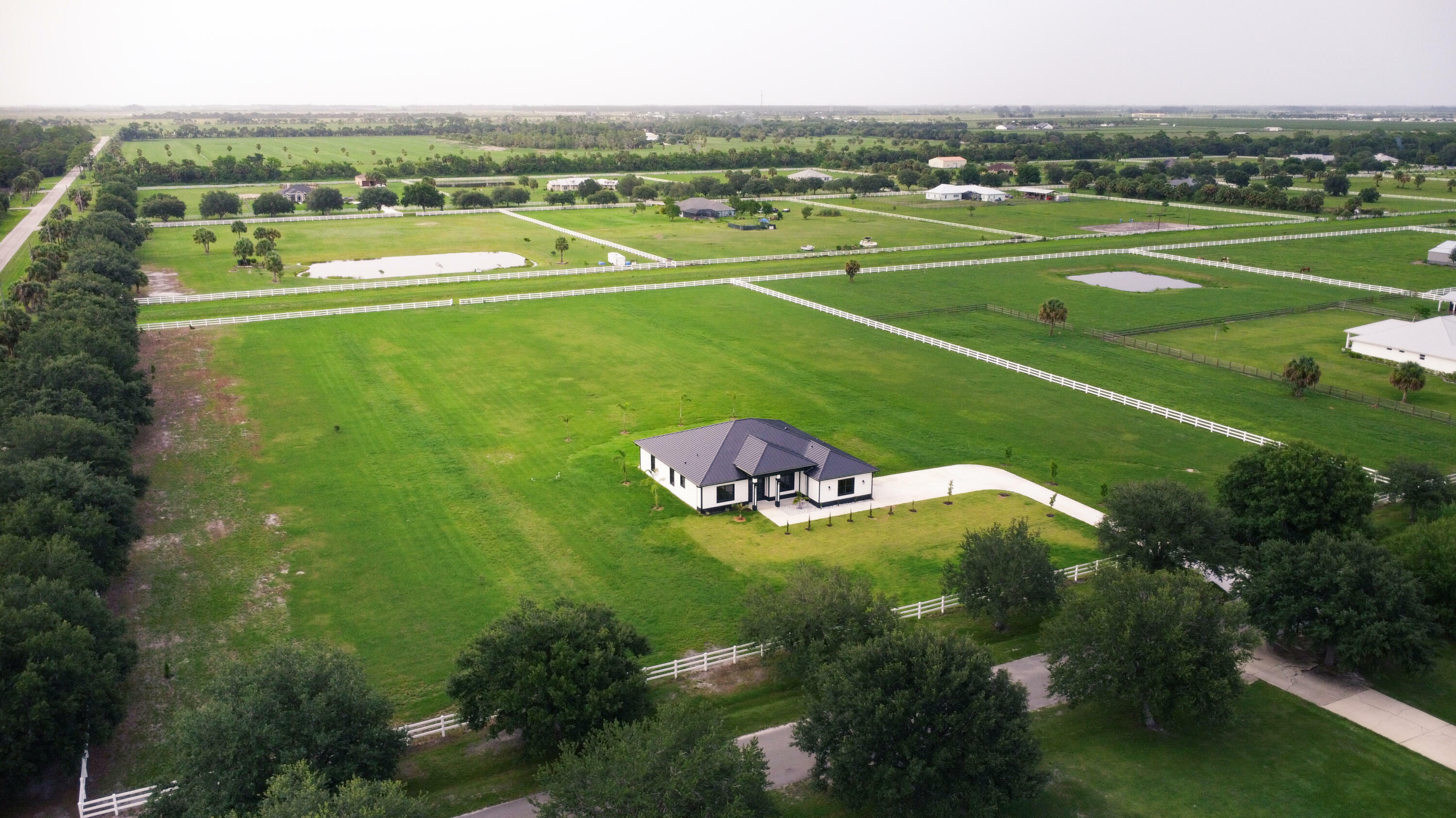 Property Photo: 18202 Bridle Way FL 34987