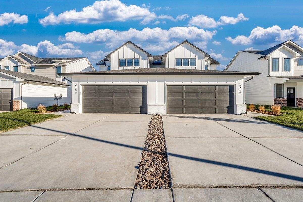 Property Photo:  2259 N 159th St N  KS 67228 