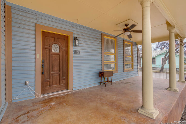 Property Photo: 127 Vance St TX 78210