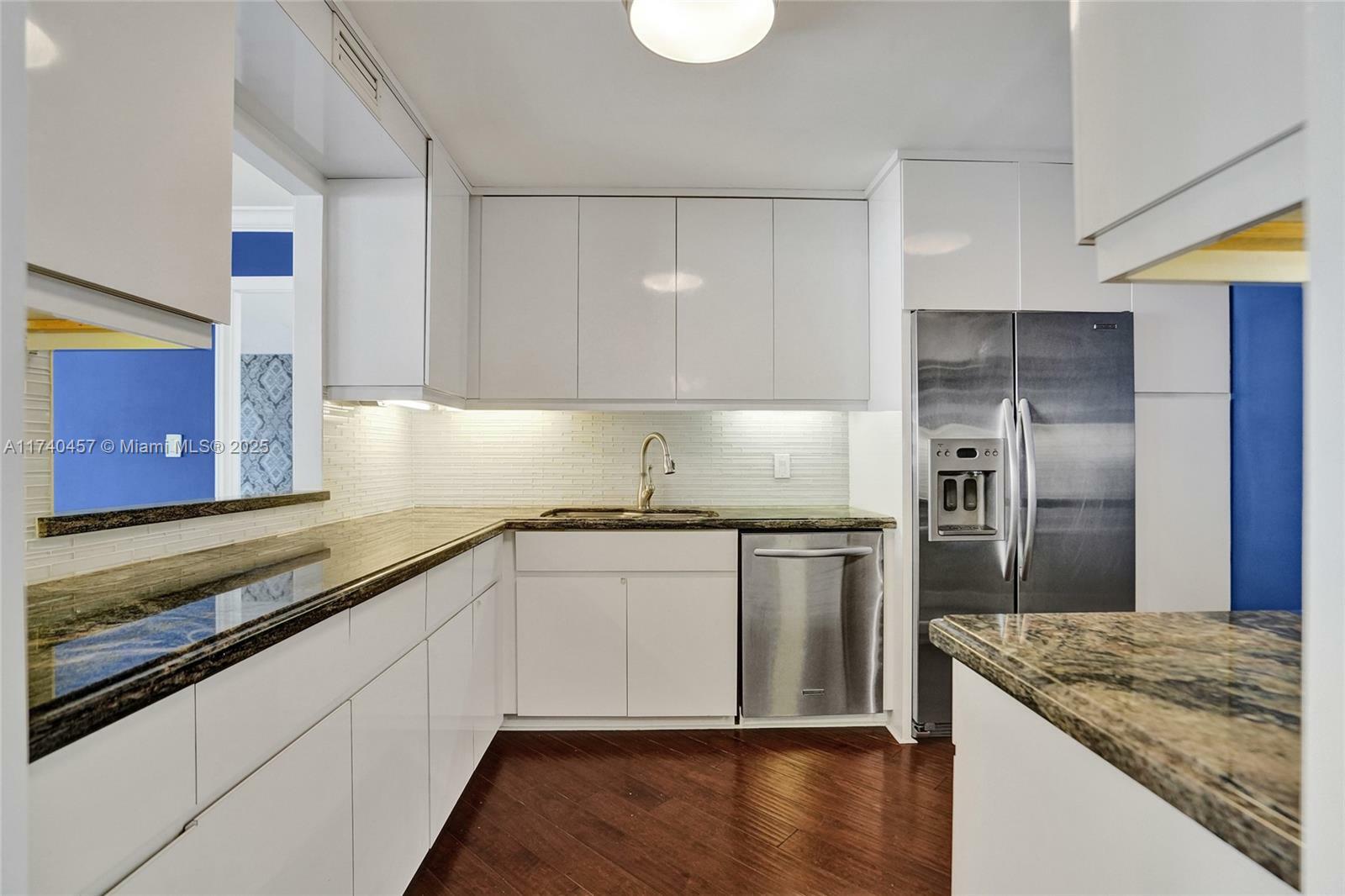 Property Photo: 3 Grove Isle Dr C904 FL 33133