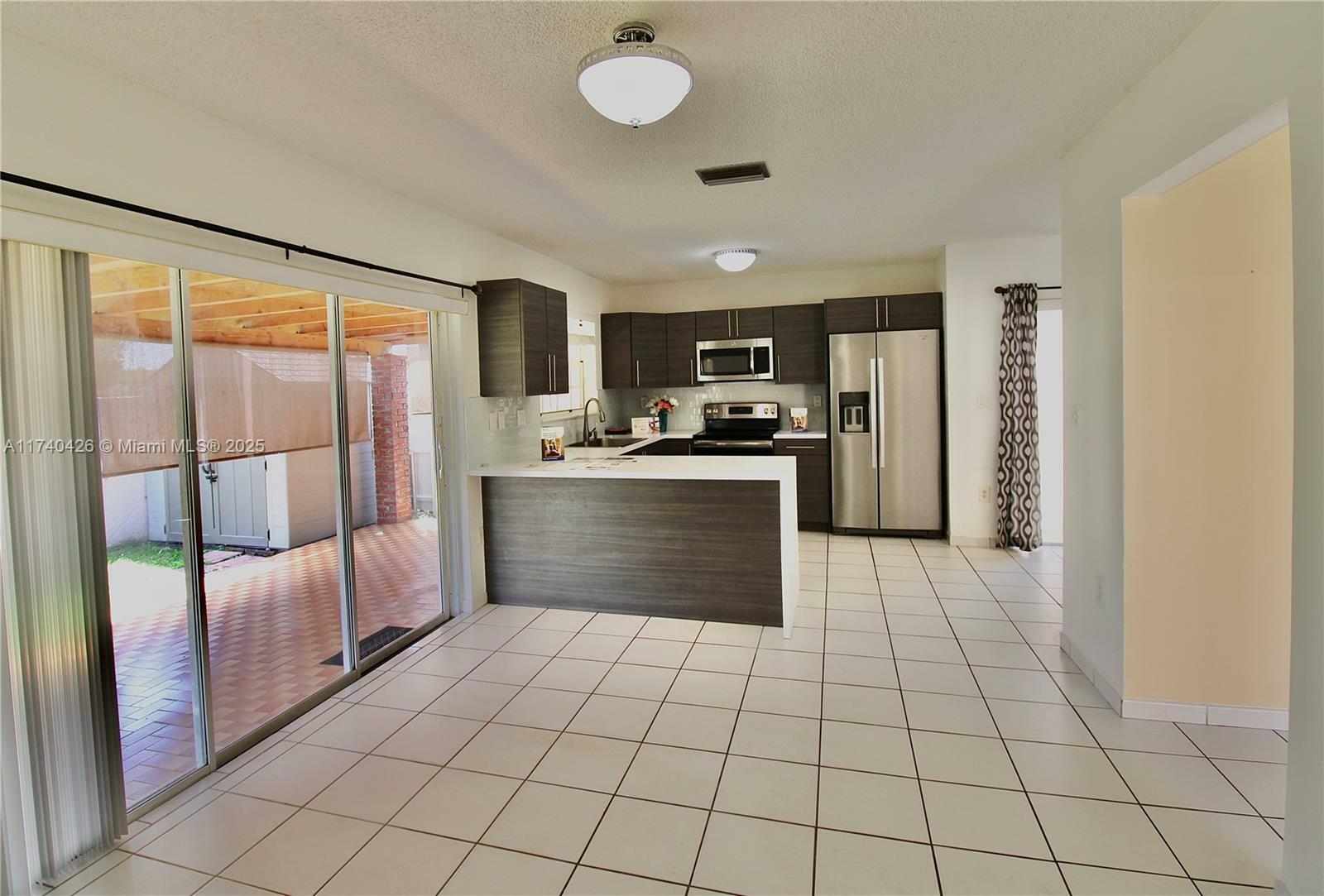 Property Photo: 6049 SW 128th Ct FL 33183