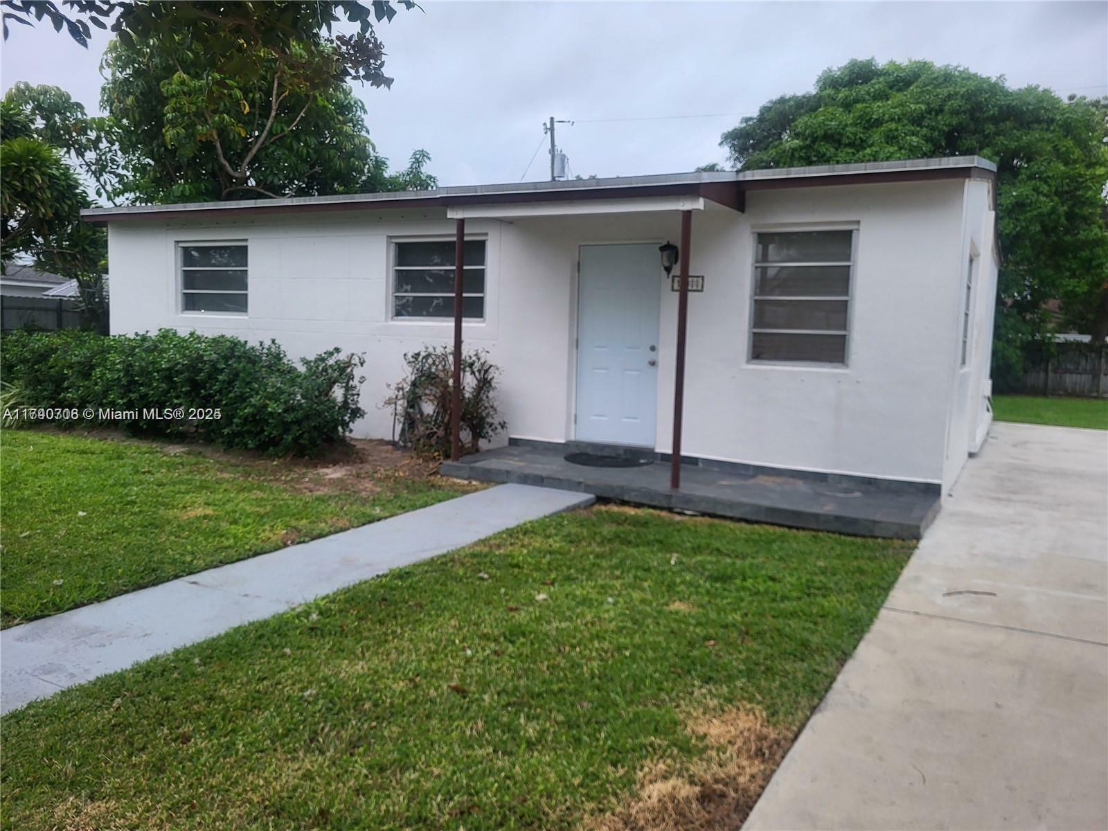 Property Photo:  19000 SW 119th Ave  FL 33177 