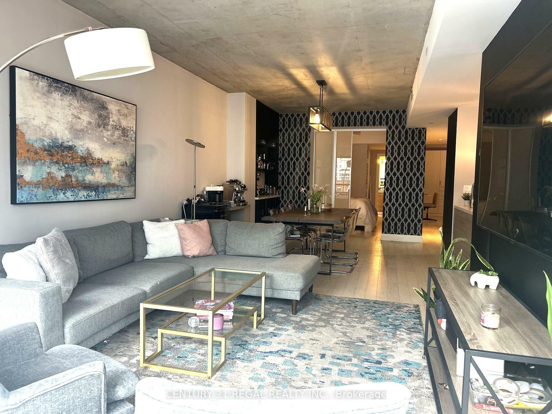 Property Photo: 224 King Street West Street W 403 ON M5H 0A6