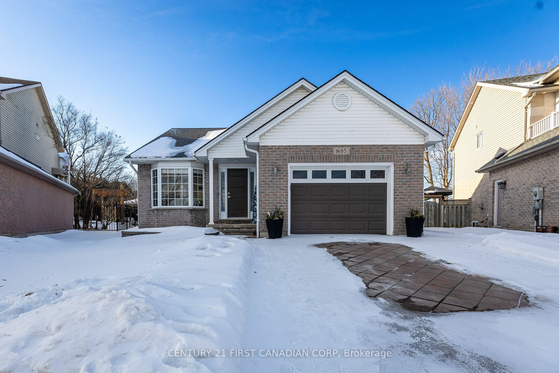 Property Photo:  1685 Devos Dr  ON N5X 4H8 