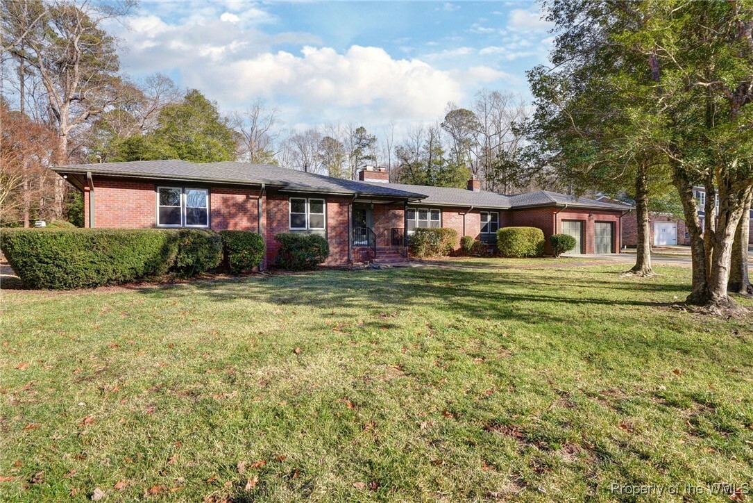 Property Photo:  121 Ferncliff Drive  VA 23188 