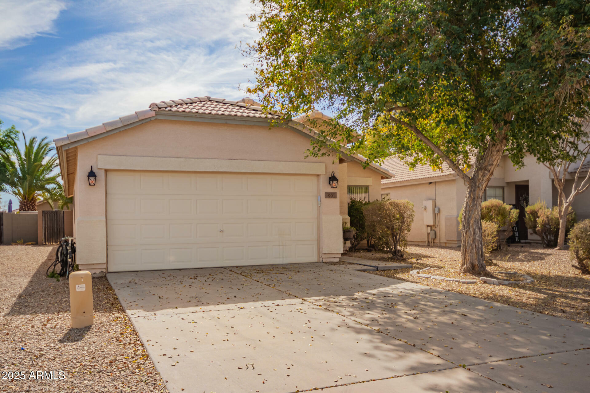 Property Photo:  991 E Monteleone Street  AZ 85140 