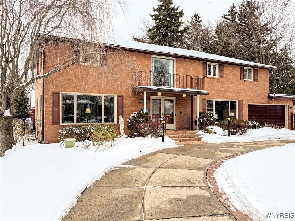 Property Photo:  30 Longleat Parkway  NY 14226 