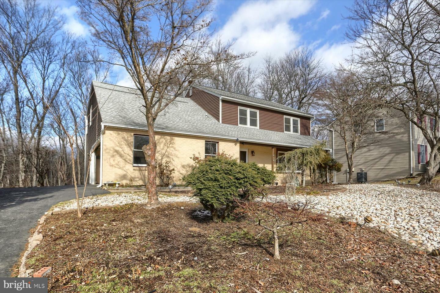 Property Photo:  124 Woodridge Drive  PA 17110 