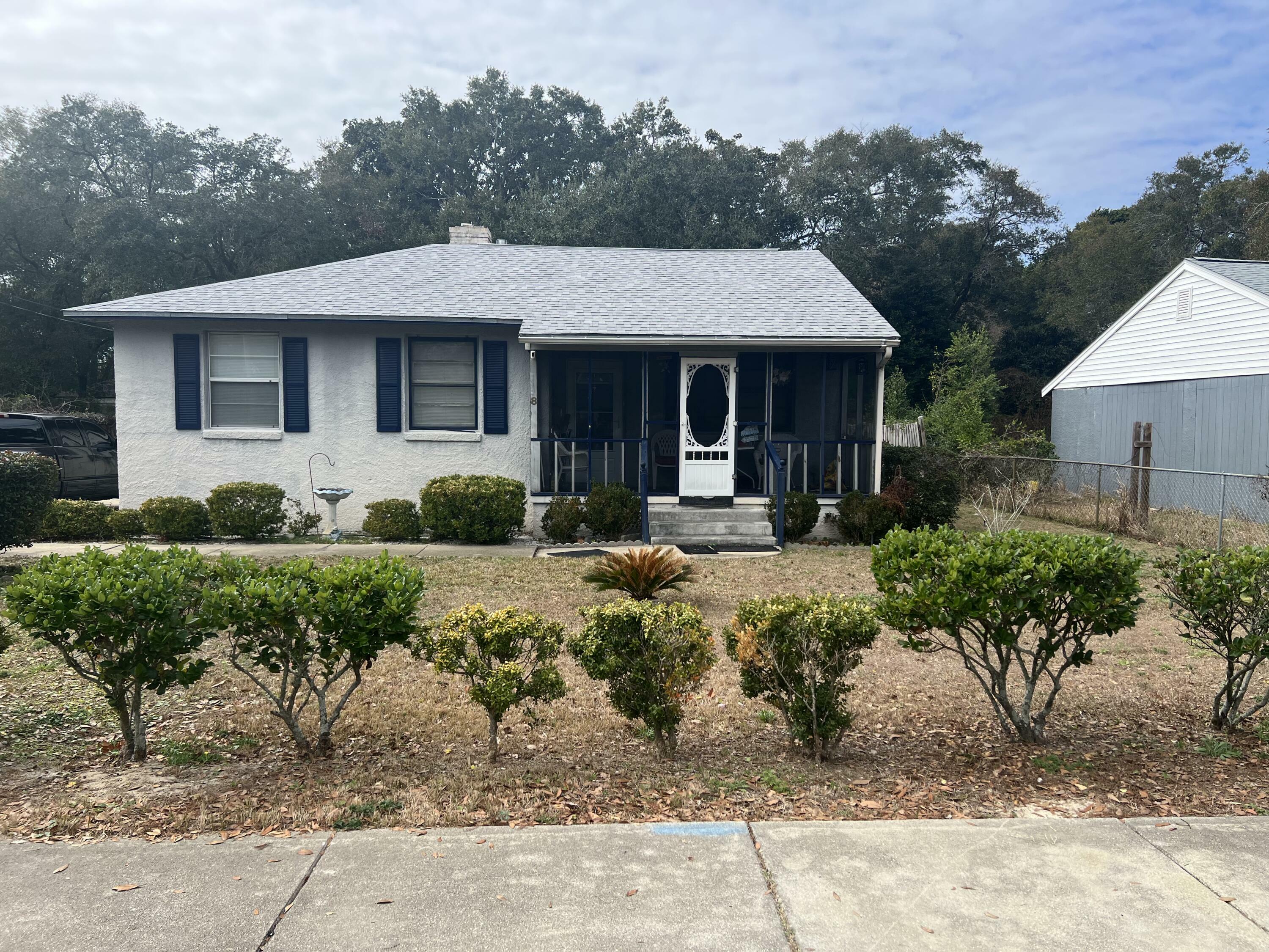 Property Photo:  118 SE Carson Drive  FL 32548 