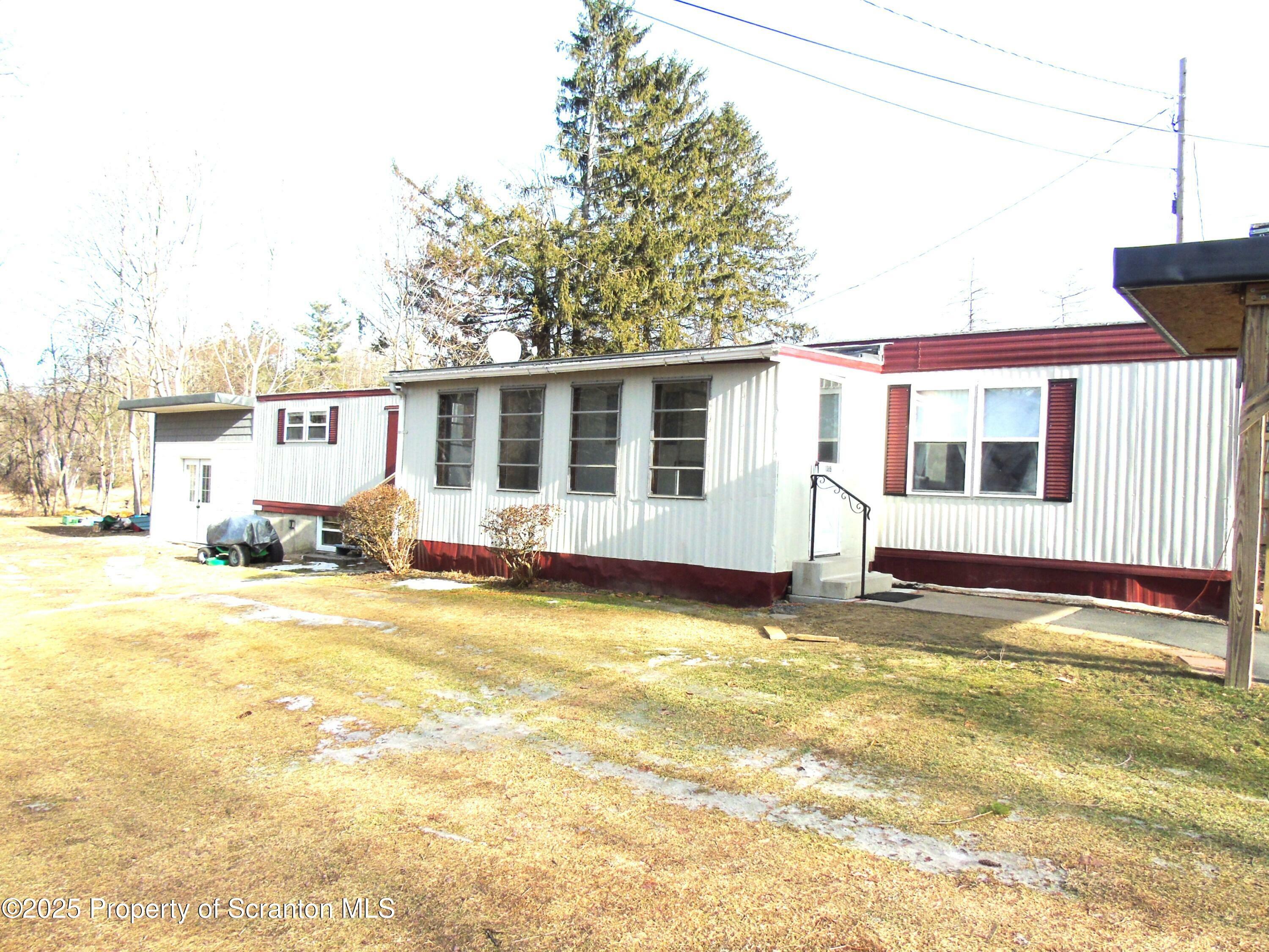 Property Photo:  1089 Pa-502  PA 18444 