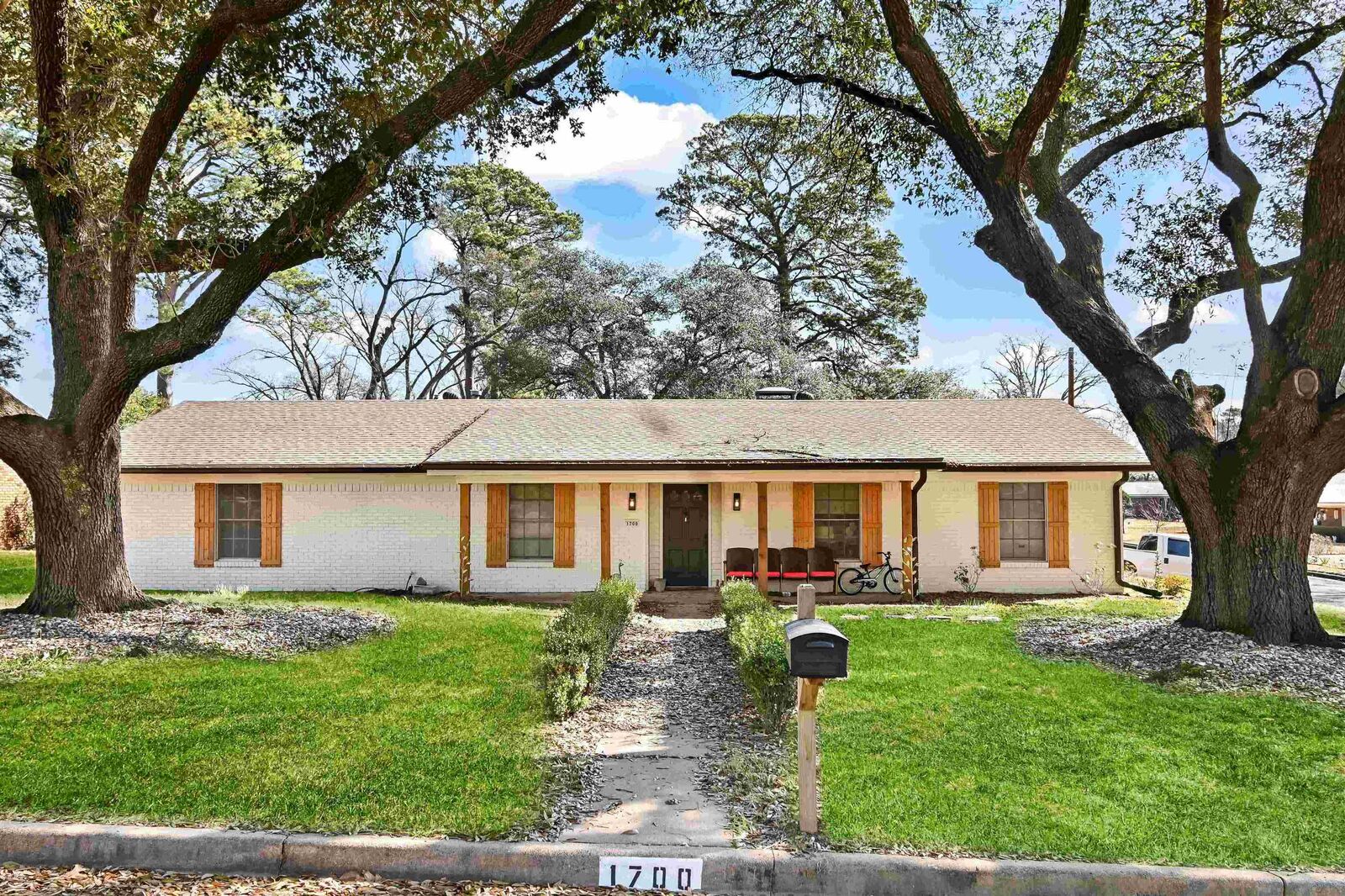 Property Photo:  1700 Wimberly St  TX 75601 