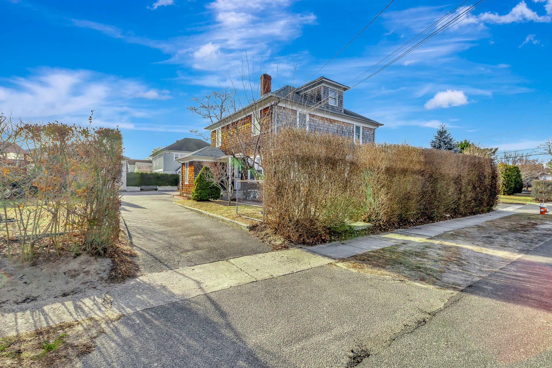 Property Photo:  389 Sweezy Avenue  NY 11901 