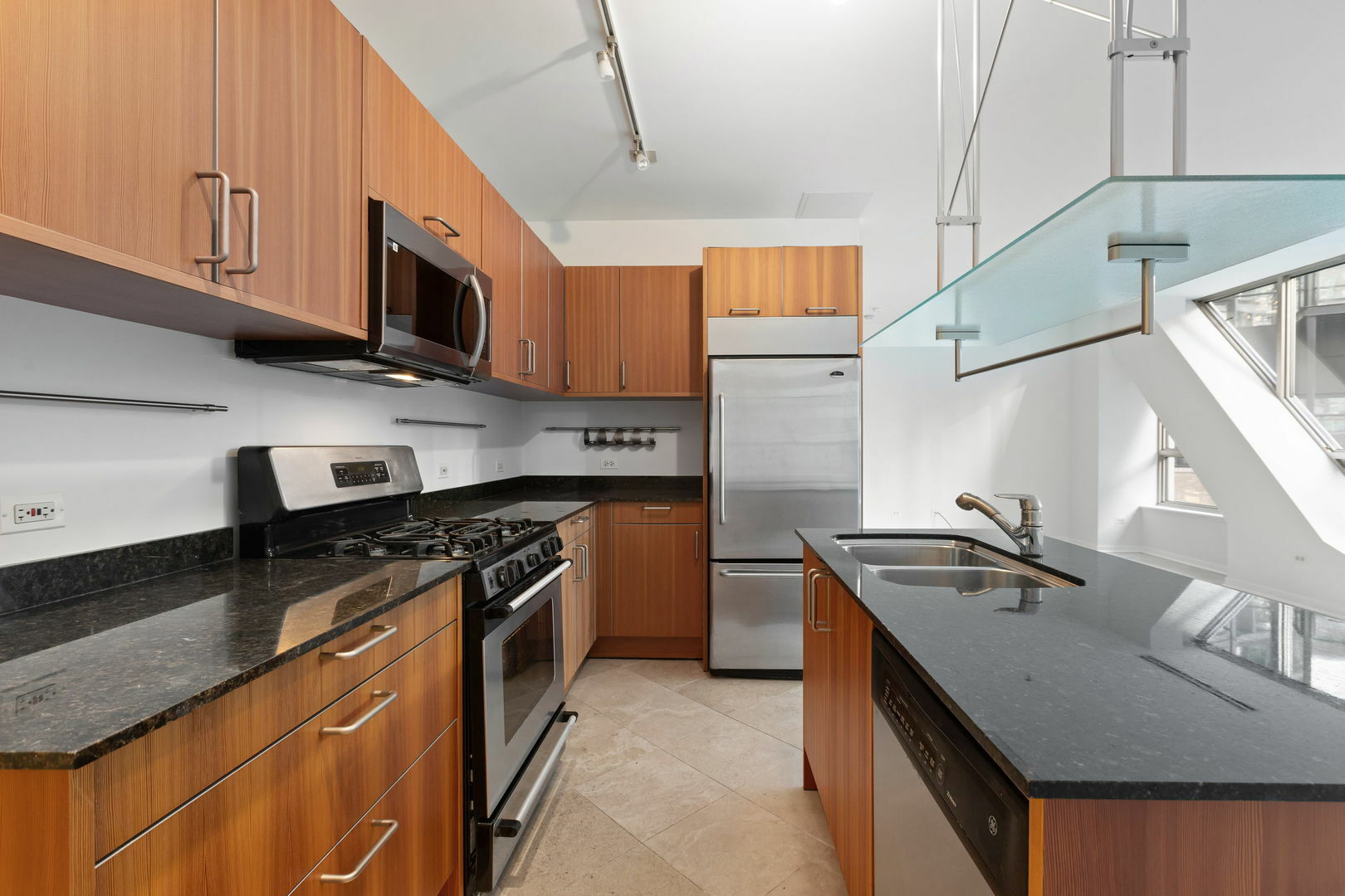 Property Photo:  510 W Erie Street 508  IL 60654 