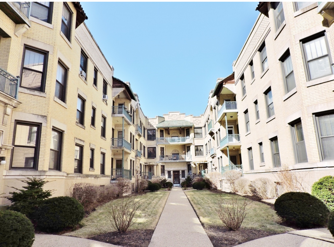 Property Photo: 5520 S Cornell Street 1N IL 60615