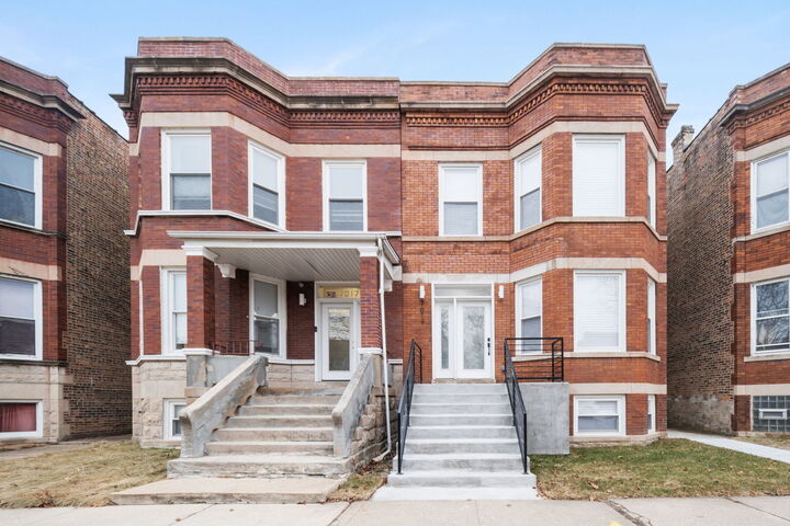 7019 S Eberhart Avenue  Chicago IL 60637 photo