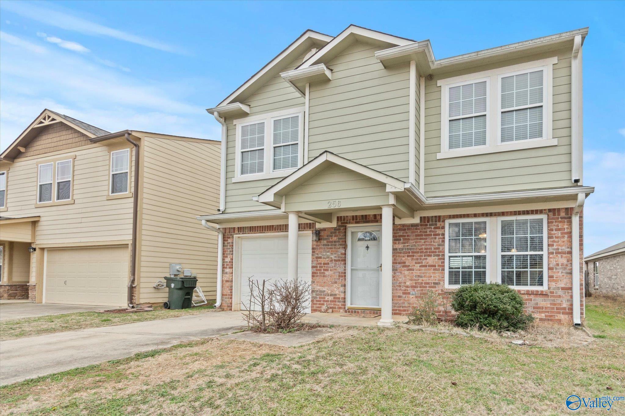 Property Photo: 256 Bermuda Lakes Drive AL 35759
