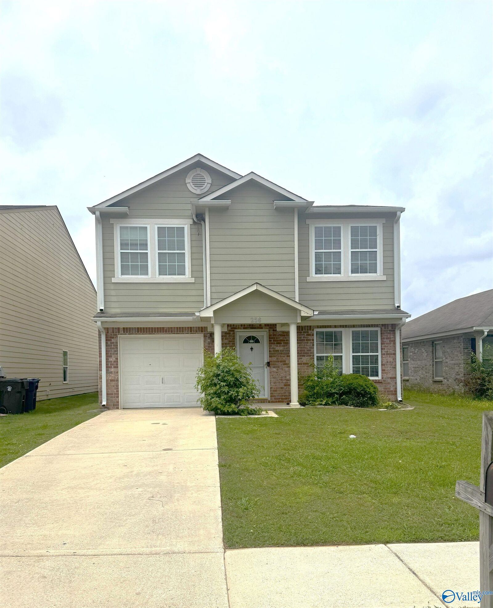 Property Photo:  256 Bermuda Lakes Drive  AL 35759 