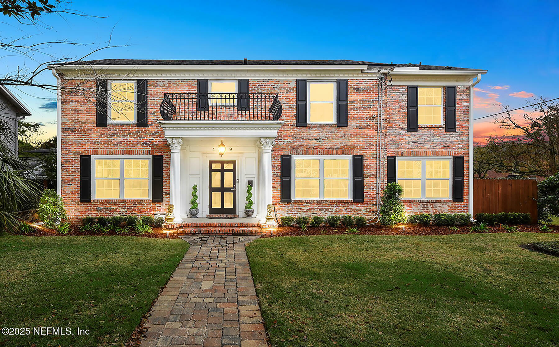 Property Photo: 1469 Le Baron Avenue FL 32207