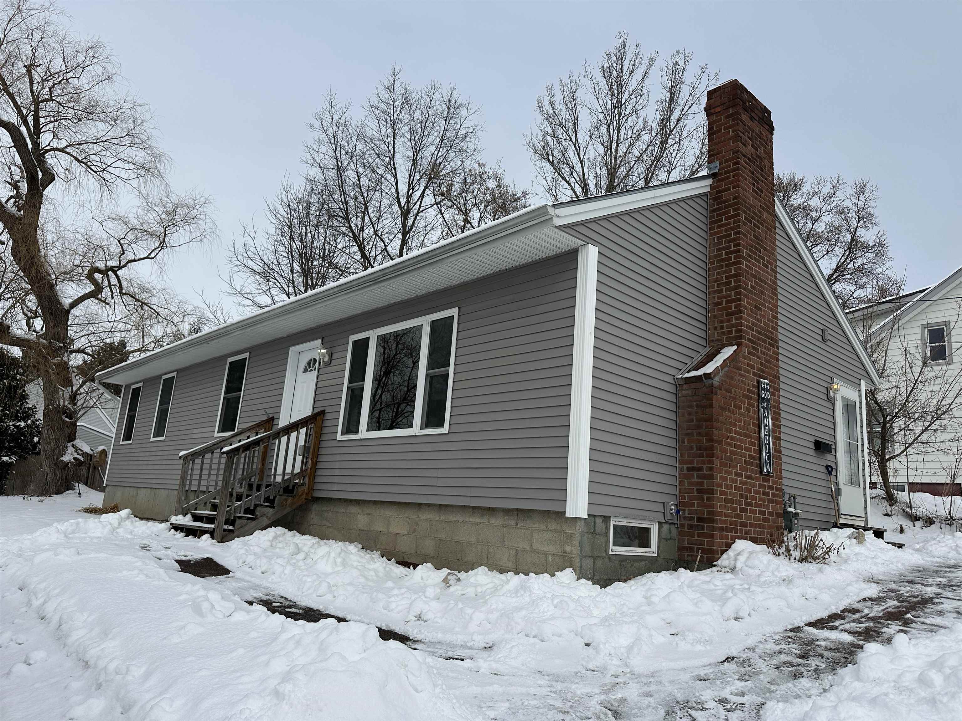 Property Photo:  137 Pine Street  VT 05495 