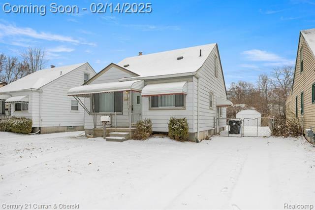 Property Photo:  17342 Garfield  MI 48240 