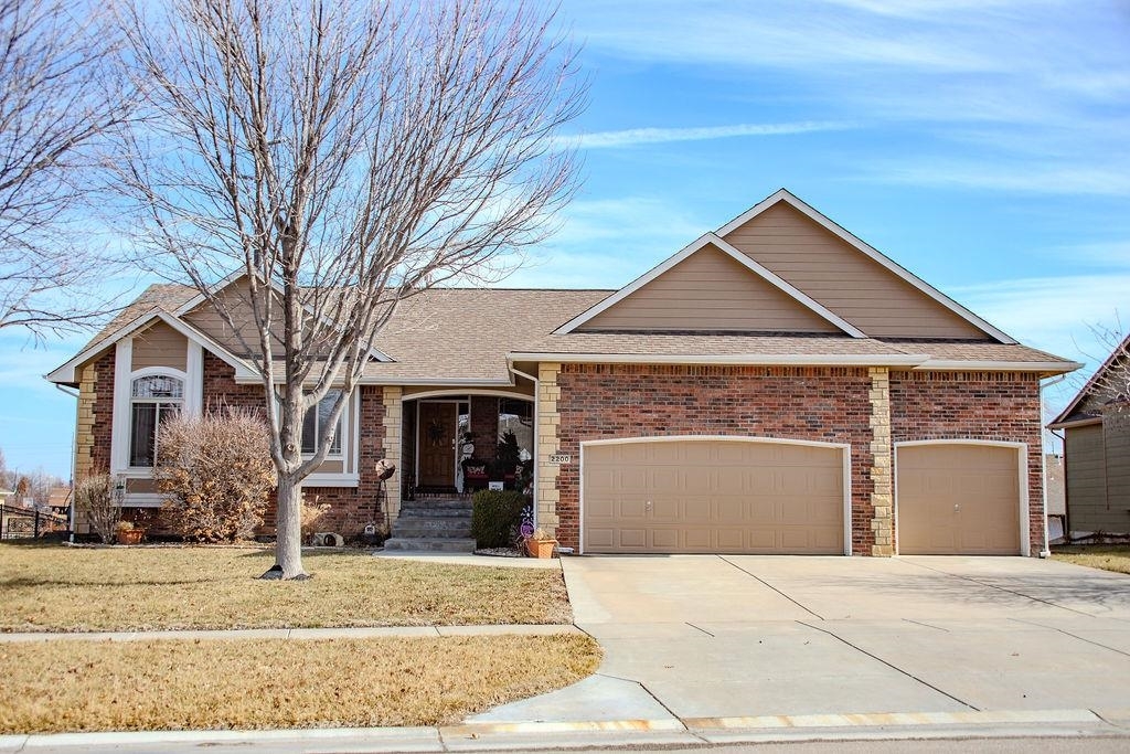 Property Photo: 2200 N Woodard St KS 67037