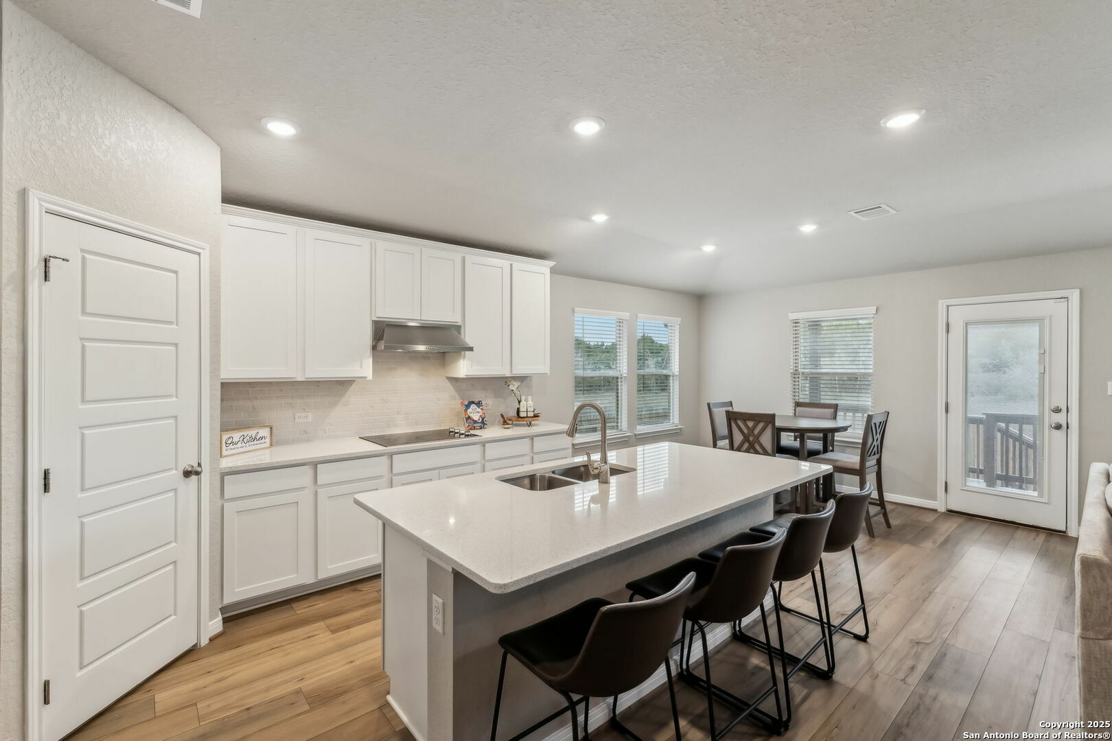 Property Photo: 320 Shelton Pass TX 78108