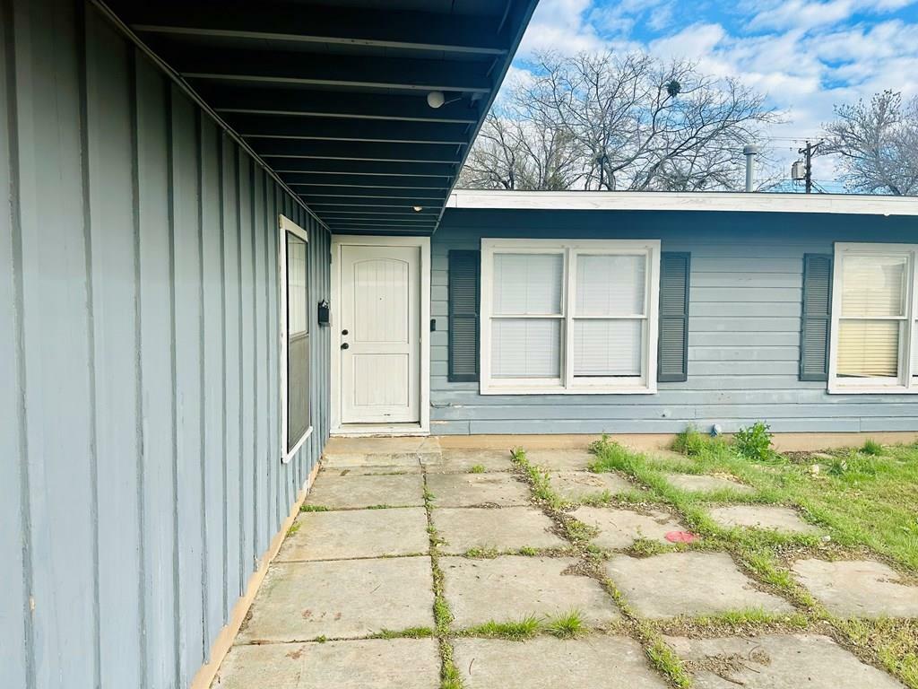 Property Photo:  2312 W Harris Ave  TX 76901 