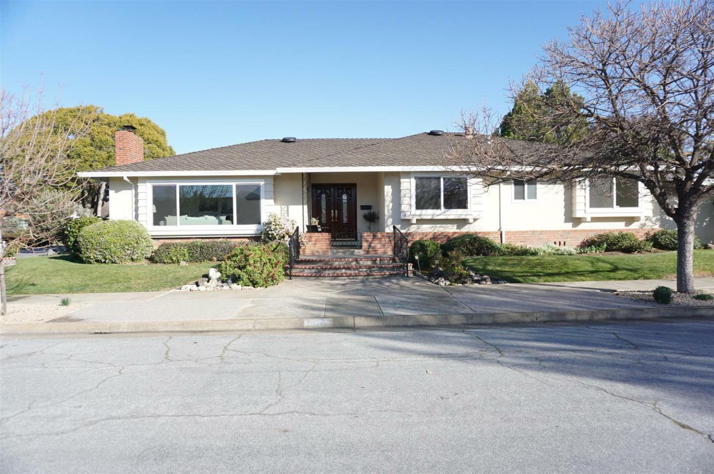 Property Photo:  1118 Runnymede Drive  CA 95117 