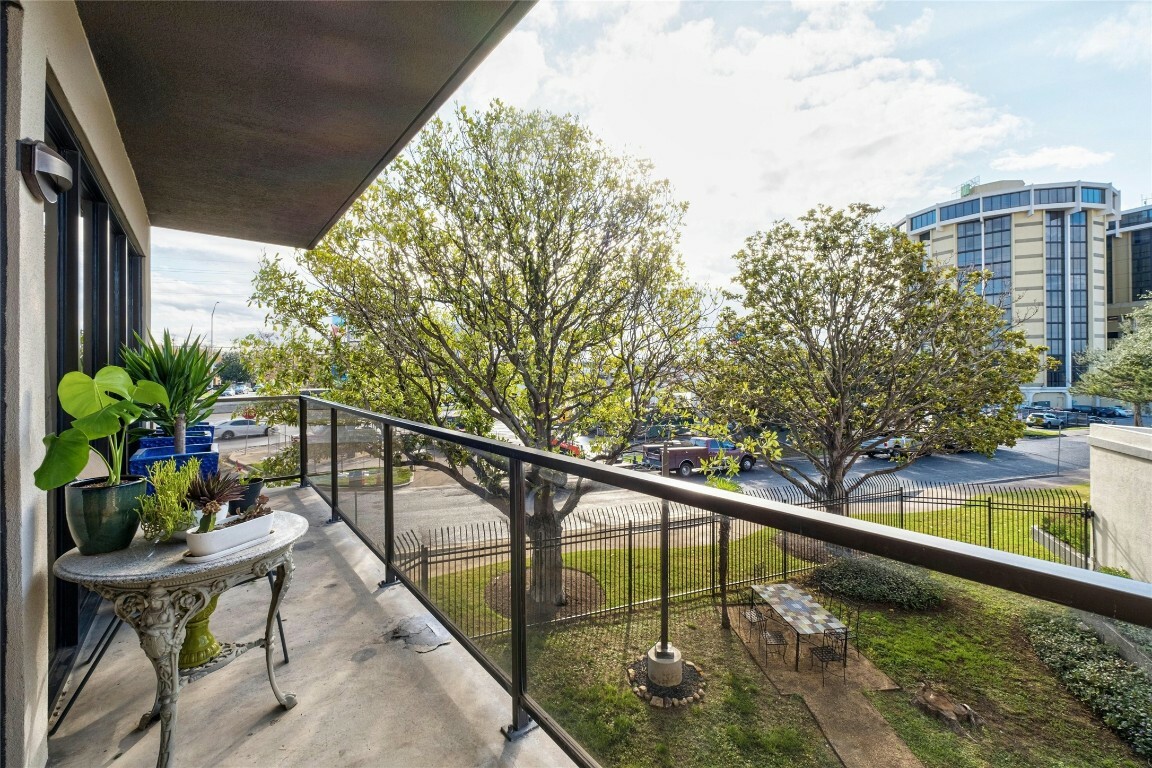 Property Photo: 40 N Interstate Hwy 35 3D4 TX 78701
