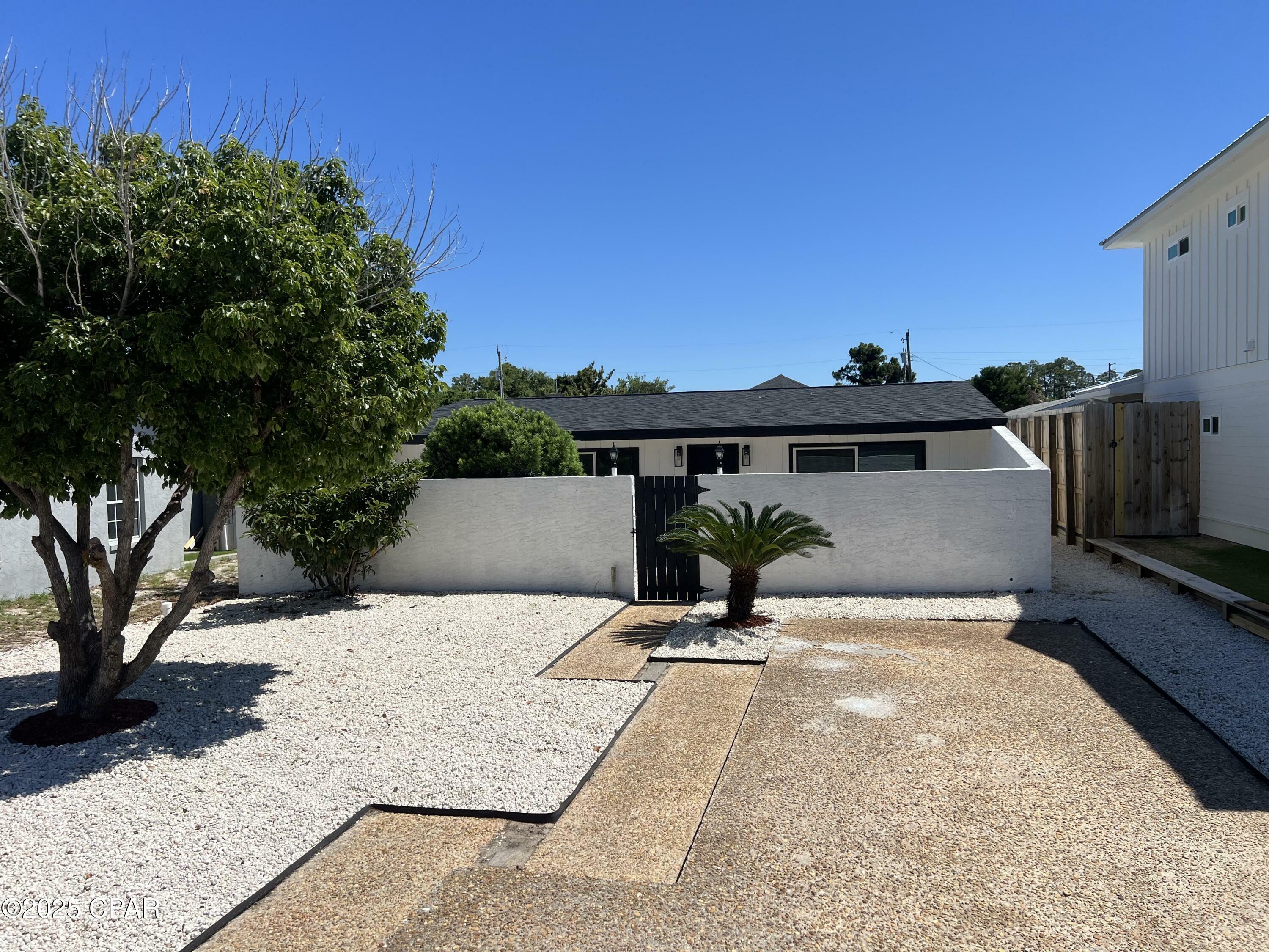 Property Photo: 5524 Sunset Avenue FL 32408