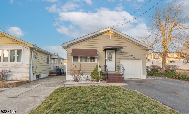 Property Photo:  931 S Park Ave  NJ 07036 