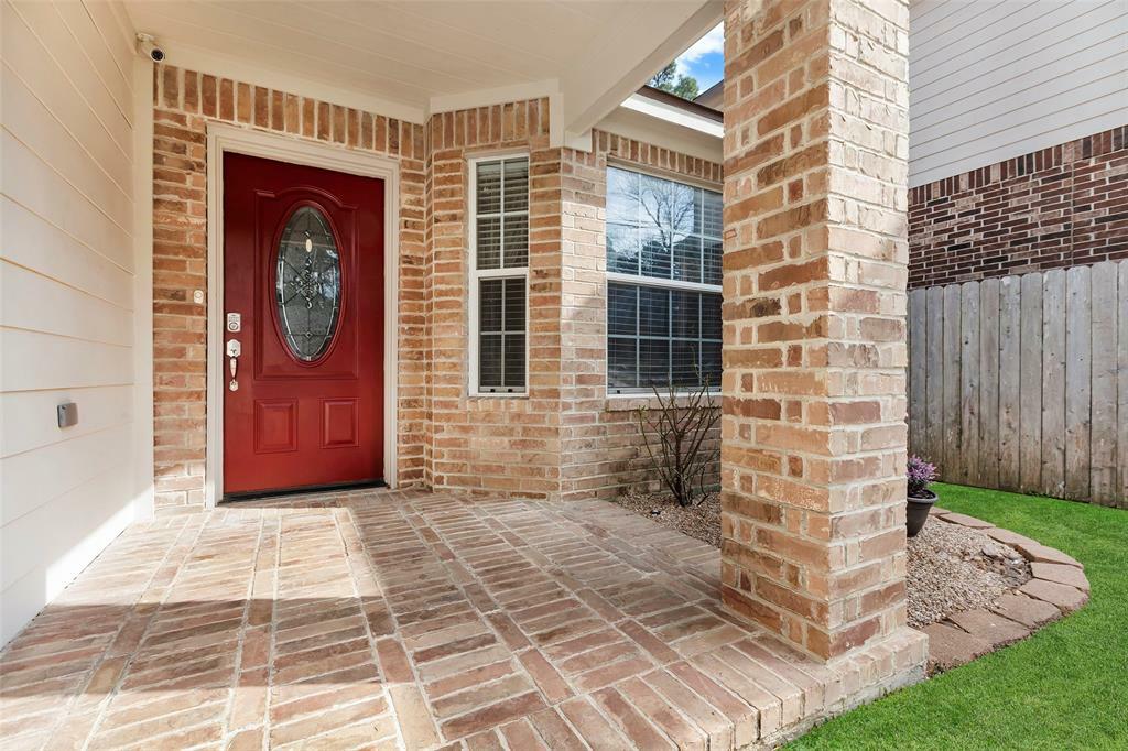 Property Photo:  112 Clear Water Street  TX 77356 