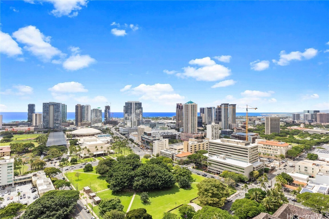 Property Photo: 1221 Victoria Street 3201 HI 96814