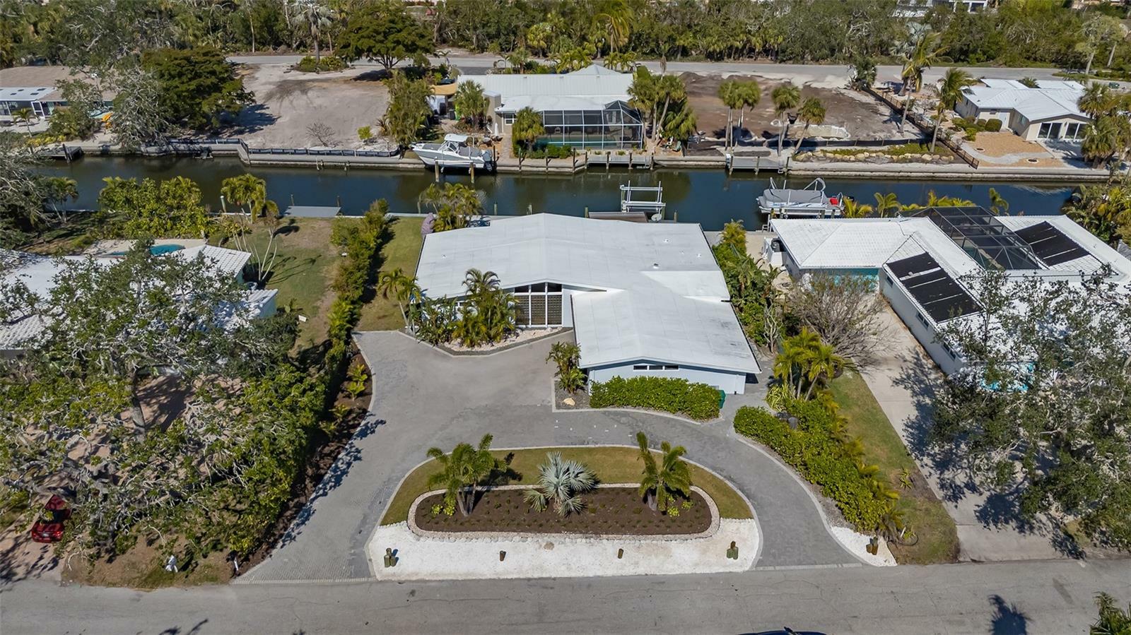 Property Photo: 619 Buttonwood Drive FL 34228